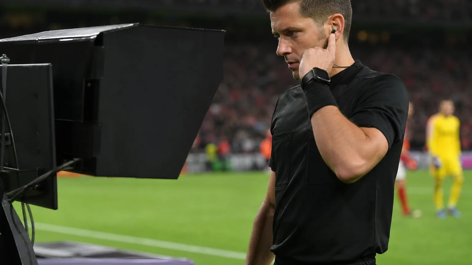 VAR football : comment fonctionne l'assistance vidéo à l'arbitrage