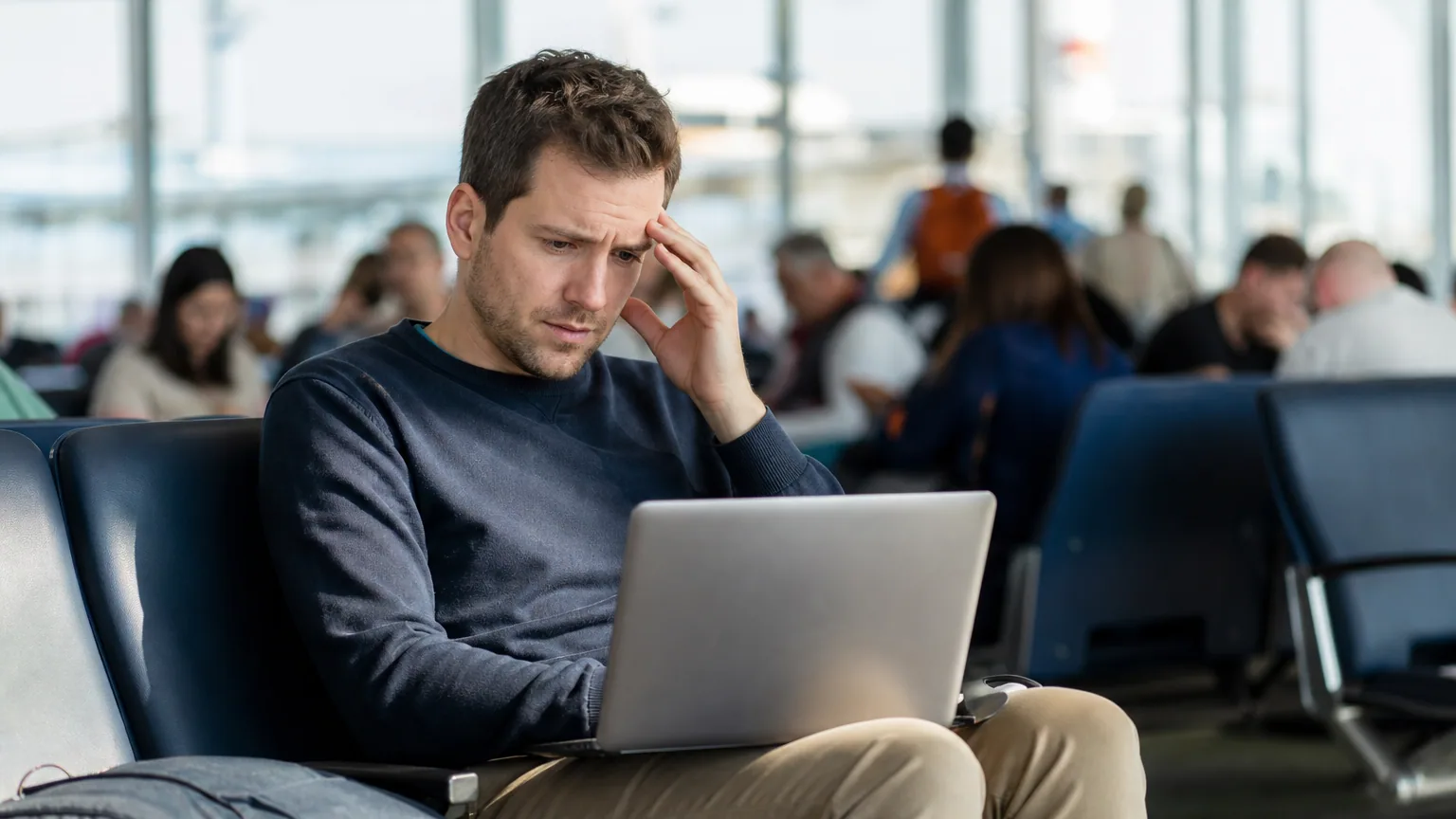 Danger Wi-Fi public : ce qu'un pirate peut voir et comment s'en protéger